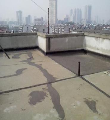周宁漏水维修 楼顶漏水是什么原因，楼顶漏水维修方法是什么?